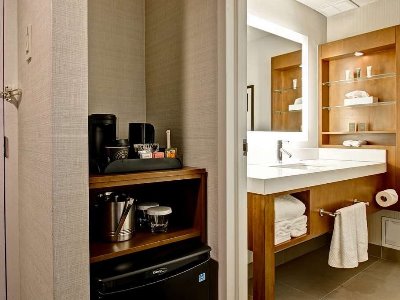 bedroom 9 - hotel hilton mississauga meadowvale - mississauga, canada