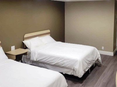 bedroom - hotel super 8 by wyndham niagara falls on - niagara falls, canada
