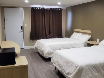 bedroom 1 - hotel super 8 by wyndham niagara falls on - niagara falls, canada