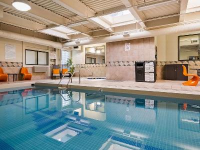indoor pool - hotel best western airport inn - calgary, canada