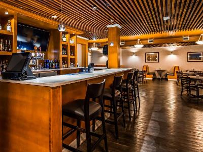 bar - hotel best western cedar park inn - edmonton, canada