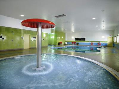 indoor pool - hotel hampton inn and suites edmonton west - edmonton, canada