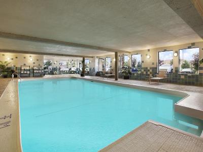 outdoor pool - hotel days inn suites by wyndham west edmonton - edmonton, canada