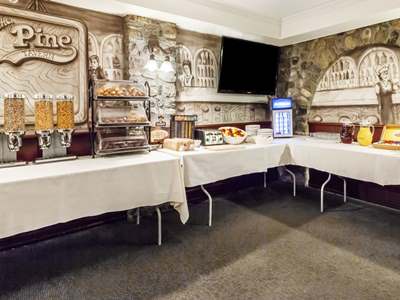 breakfast room - hotel ramada by wyndham ottawa on the rideau - ottawa, canada