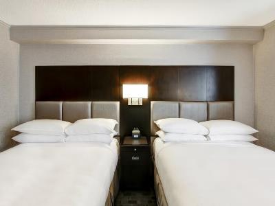 bedroom 3 - hotel doubletree by hilton toronto downtown - toronto, canada