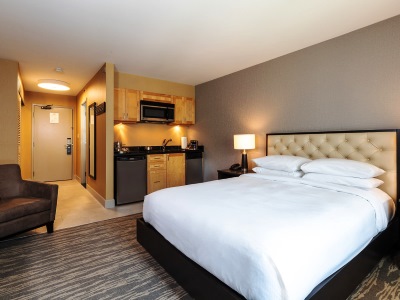 bedroom - hotel hilton whistler resort and spa - whistler, canada