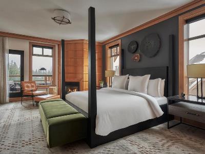 bedroom - hotel four seasons resort - whistler, canada