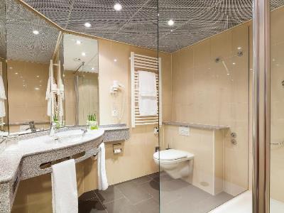 bathroom - hotel ramada by wyndham baden hotel du parc - baden, switzerland