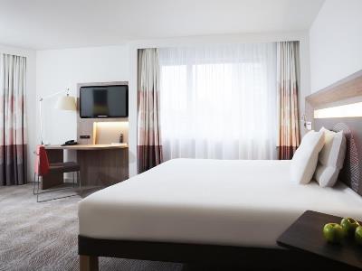bedroom 1 - hotel novotel basel city - basel, switzerland