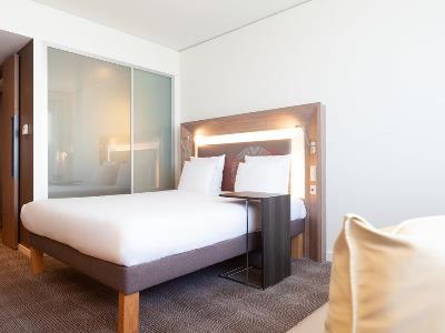 bedroom 2 - hotel novotel basel city - basel, switzerland