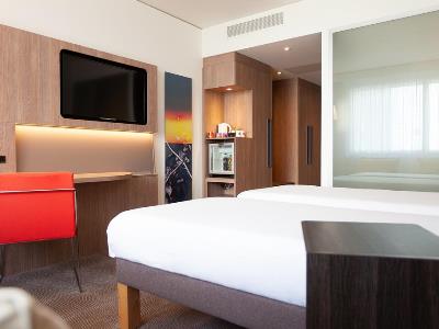 bedroom 3 - hotel novotel basel city - basel, switzerland