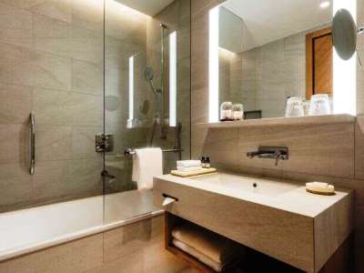 bathroom - hotel movenpick hotel basel - basel, switzerland