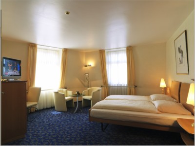 bedroom 1 - hotel gaia - basel, switzerland