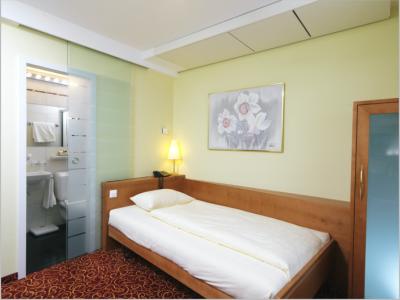 bedroom - hotel gaia - basel, switzerland