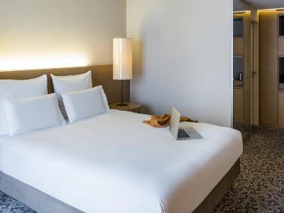 bedroom - hotel pullman basel europe - basel, switzerland