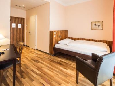 bedroom 1 - hotel schweizerhof basel - basel, switzerland