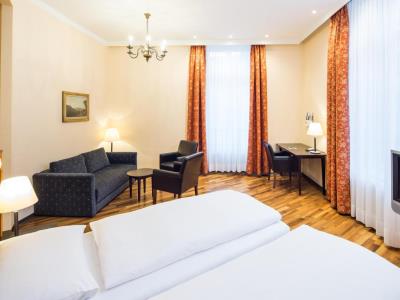 bedroom 4 - hotel schweizerhof basel - basel, switzerland