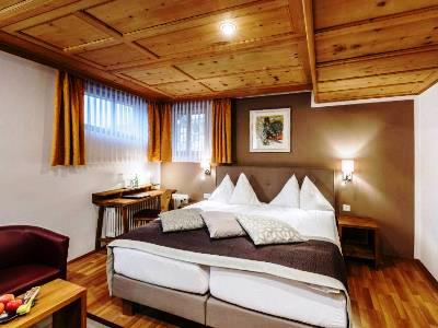 bedroom 1 - hotel stern chur - chur, switzerland