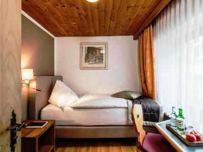 bedroom 4 - hotel stern chur - chur, switzerland