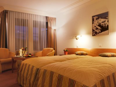 bedroom - hotel kongress - davos, switzerland