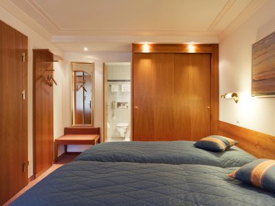 bedroom 1 - hotel kongress - davos, switzerland