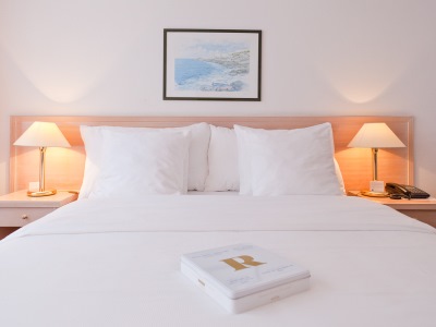 standard bedroom - hotel drake longchamp - geneva, switzerland