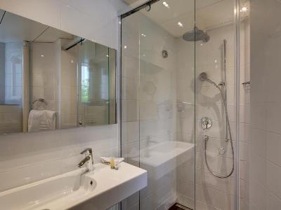 bathroom - hotel eden - geneva, switzerland