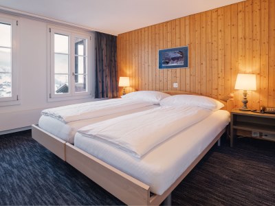 bedroom - hotel jungfrau lodge swiss mountain - grindelwald, switzerland