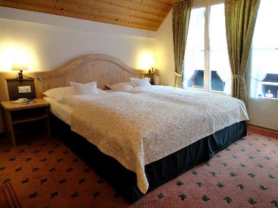 bedroom - hotel romantik schweizerhof - grindelwald, switzerland