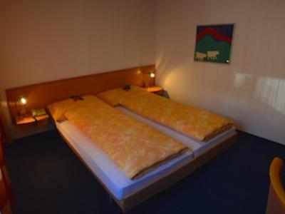 bedroom 1 - hotel eigerblick - grindelwald, switzerland