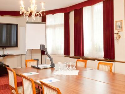 conference room - hotel kreuz und post - grindelwald, switzerland