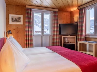 bedroom 1 - hotel kreuz und post - grindelwald, switzerland