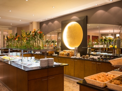 breakfast room - hotel grand hotel beau rivage interlaken - interlaken, switzerland
