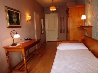 bedroom - hotel central continental - interlaken, switzerland
