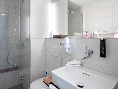 bathroom - hotel metropole - interlaken, switzerland