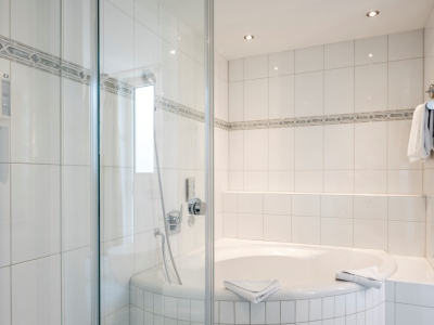 bathroom 1 - hotel metropole - interlaken, switzerland