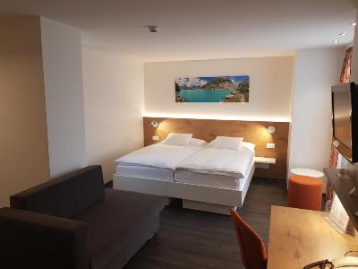 bedroom 1 - hotel bernerhof - interlaken, switzerland