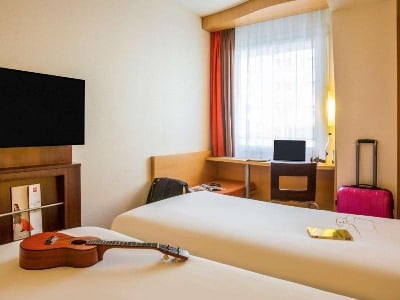 bedroom 3 - hotel ibis lausanne centre - lausanne, switzerland