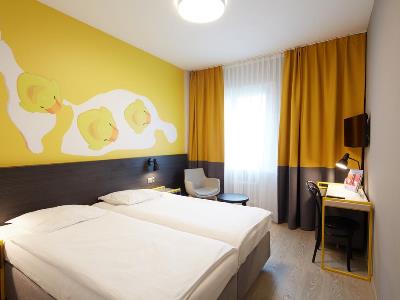 bedroom 6 - hotel crystal - lausanne, switzerland