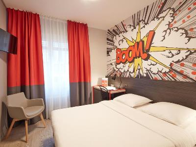 bedroom 1 - hotel crystal - lausanne, switzerland