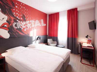 bedroom 3 - hotel crystal - lausanne, switzerland