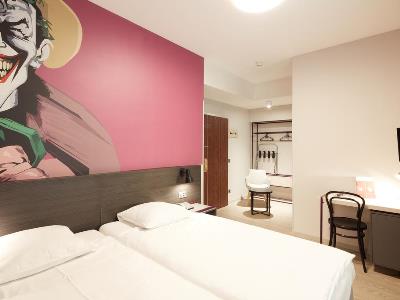 bedroom 7 - hotel crystal - lausanne, switzerland