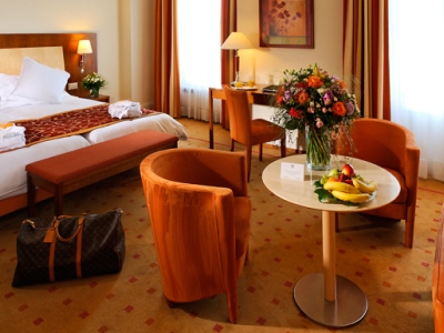 bedroom - hotel de la paix lausanne - lausanne, switzerland