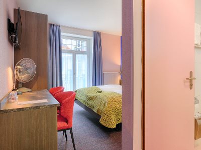 bedroom 6 - hotel drei konige - lucerne, switzerland