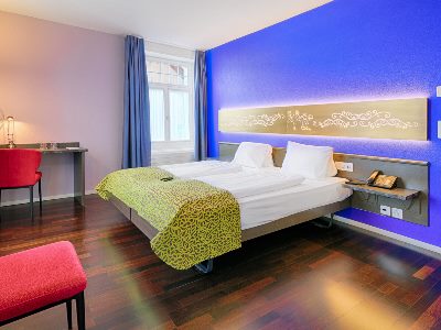 bedroom 7 - hotel drei konige - lucerne, switzerland