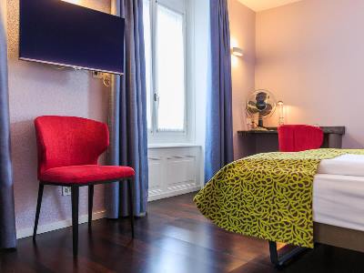 bedroom 8 - hotel drei konige - lucerne, switzerland