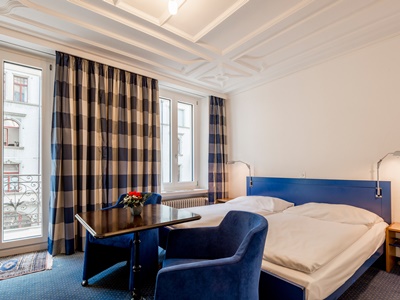 bedroom 1 - hotel alpina - lucerne, switzerland