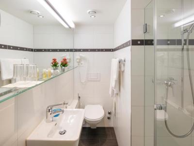 bathroom 1 - hotel luzernerhof - lucerne, switzerland