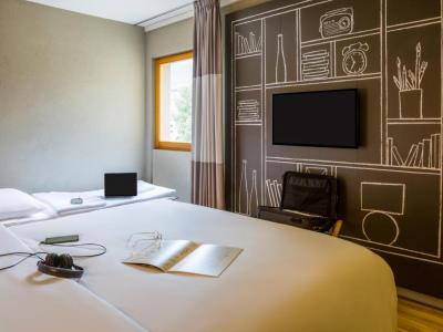 bedroom 6 - hotel ibis sion - sion, switzerland
