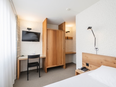 bedroom 2 - hotel hauser - st moritz, switzerland